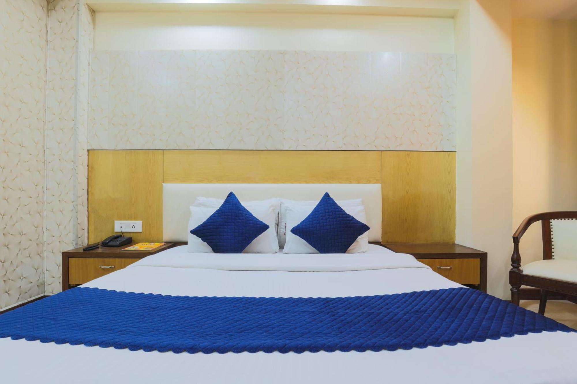 Hotel Blessings On Road Near New Delhi Railway Station Renovated 2025 May Paharganj Exterior photo