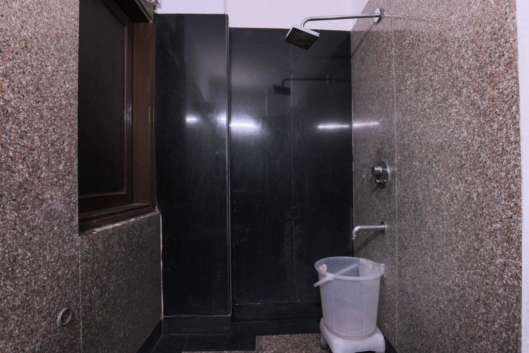Hotel Blessings On Road Near New Delhi Railway Station Renovated 2025 May Paharganj Exterior photo