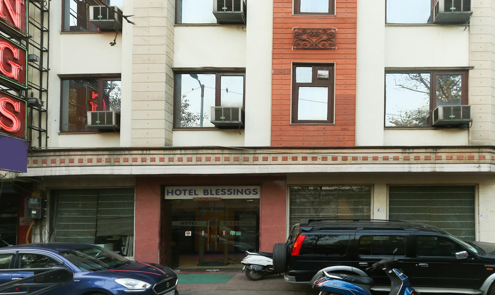 Hotel Blessings On Road Near New Delhi Railway Station Renovated 2025 May Paharganj Exterior photo